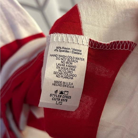 12 Pm By Mon Ami Red and White Short Sleeve Boxy T-Shirt Dress or Nightshirt - Picture 3 of 3